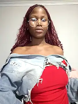 Snapshot of XBarbieDoll8 chatting on 10/31/25, 05:53 XBarbieDoll8 online show from 10/31/25, 05:53