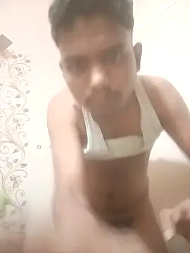 Snapshot of marathicpl25 chatting on 12/19/25, 02:26 marathicpl25 online show from 12/19/25, 02:26