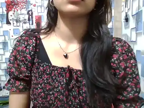 Snapshot of pragya_44 chatting on 02/19/26, 04:04 pragya 44 online show from 02/19/26, 04:04