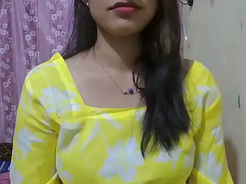Snapshot of pragya_44 chatting on 02/02/26, 03:33 pragya 44 online show from 02/02/26, 03:33