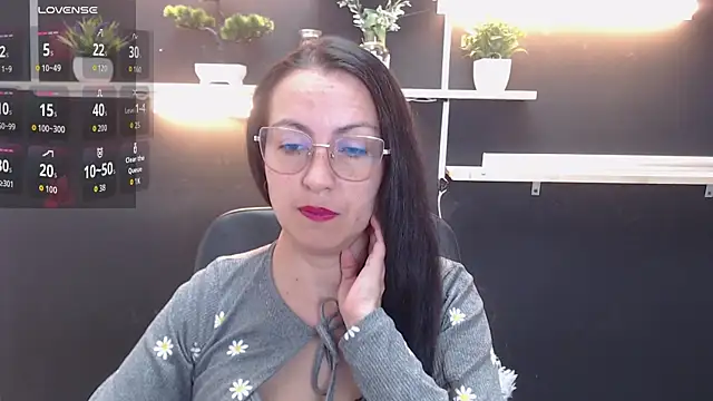 Lauryn Jones online show from 04/07/26, 04:53