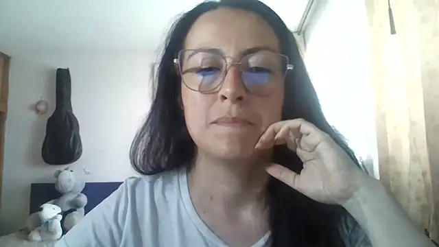 Lauryn Jones online show from 04/02/26, 09:32