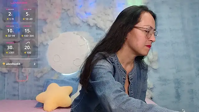 Lauryn Jones online show from 02/16/26, 07:45