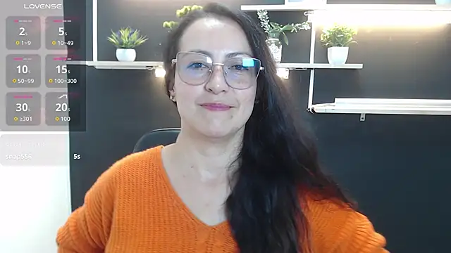 Lauryn Jones online show from 04/15/26, 05:28