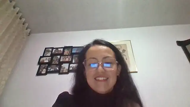 Lauryn Jones online show from 03/19/26, 04:45