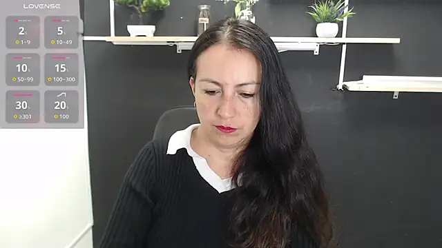 Snapshot of Lauryn_Jones chatting on 06/10/26, 05:36 Lauryn Jones online show from 06/10/26, 05:36