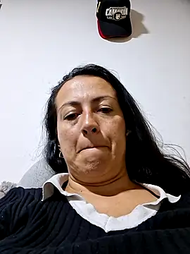 Snapshot of Lauryn_Jones chatting on 06/01/26, 01:28 Lauryn Jones online show from 06/01/26, 01:28