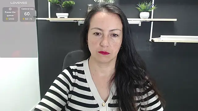 Snapshot of Lauryn_Jones chatting on 06/11/26, 06:38 Lauryn Jones online show from 06/11/26, 06:38