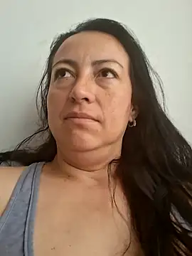 Snapshot of Lauryn_Jones chatting on 05/30/26, 03:50 Lauryn Jones online show from 05/30/26, 03:50