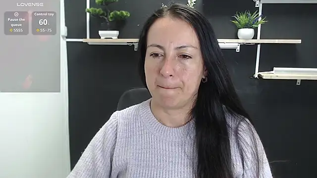 Snapshot of Lauryn_Jones chatting on 06/04/26, 07:18 Lauryn Jones online show from 06/04/26, 07:18
