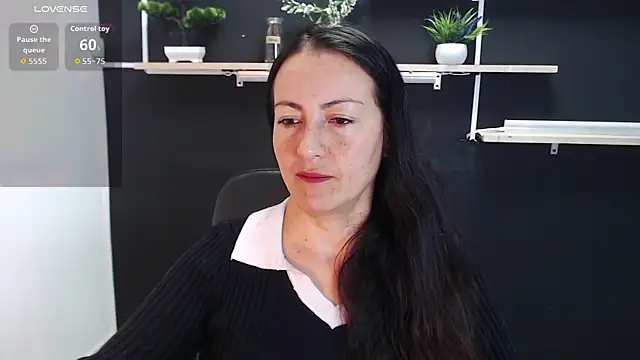 Snapshot of Lauryn_Jones chatting on 05/14/26, 05:32 Lauryn Jones online show from 05/14/26, 05:32