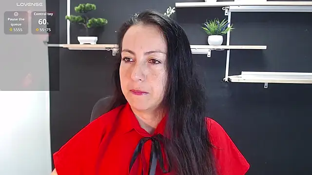 Snapshot of Lauryn_Jones chatting on 05/15/26, 06:06 Lauryn Jones online show from 05/15/26, 06:06