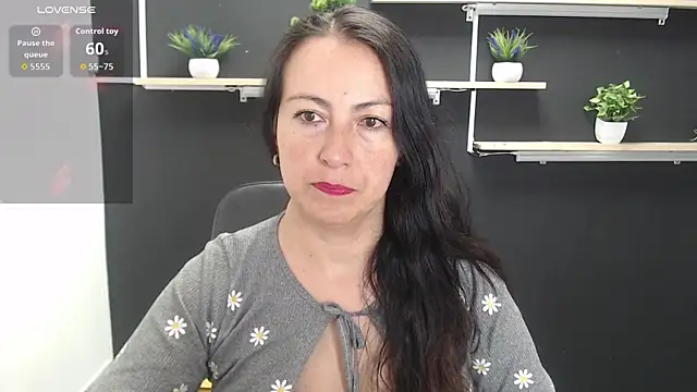 Snapshot of Lauryn_Jones chatting on 07/18/26, 05:43 Lauryn Jones online show from 07/18/26, 05:43
