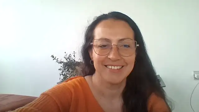 Lauryn Jones online show from 04/03/26, 10:05