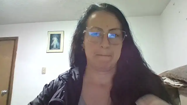 Snapshot of Lauryn_Jones chatting on 04/28/26, 03:22 Lauryn Jones online show from 04/28/26, 03:22
