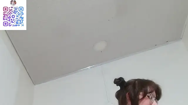 Victoria Founta1n online show from 11/22/25, 09:57