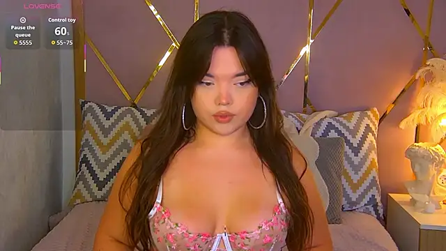 NaomiAster online show from 11/14/25, 06:17