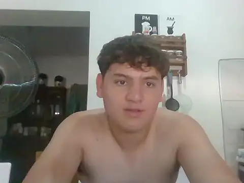 Snapshot of Myboy0020 chatting on 12/21/25, 05:36 Myboy0020 online show from 12/21/25, 05:36