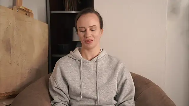 Snapshot of BritniKwak chatting on 11/01/25, 08:19 BritniKwak online show from 11/01/25, 08:19