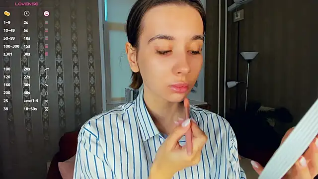 JacalynSchreiber online show from 11/21/25, 06:56