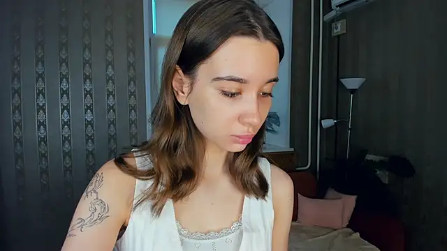 JacalynSchreiber online show from 11/18/25, 09:01