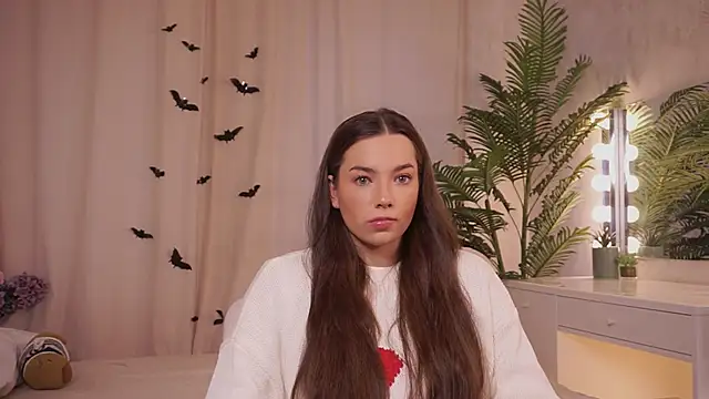 Snapshot of LupitaPicazo chatting on 11/02/25, 12:43 LupitaPicazo online show from 11/02/25, 12:43