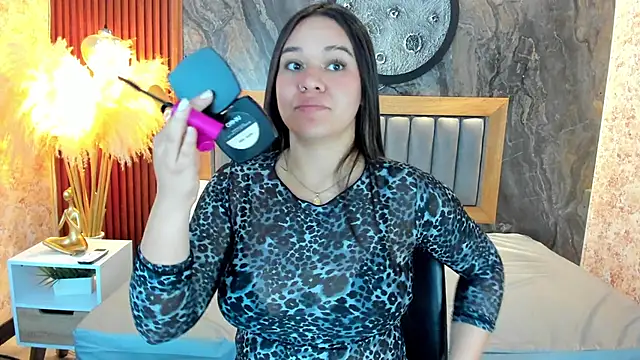 Snapshot of Valery_Shadey chatting on 11/28/25, 07:36 Valery Shadey online show from 11/28/25, 07:36