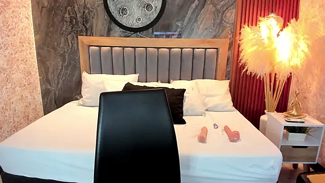 Snapshot of Valery_Shadey chatting on 12/15/25, 08:03 Valery Shadey online show from 12/15/25, 08:03