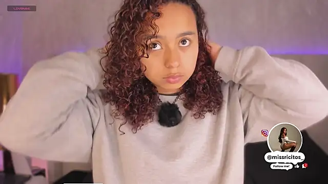 LaraCurls online show from 11/21/25, 11:53