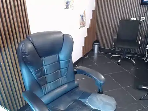 desk desire online show from 11/06/25, 11:03