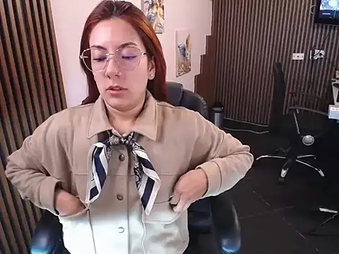 desk desire online show from 11/10/25, 11:04