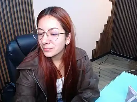 desk desire online show from 12/01/25, 11:33