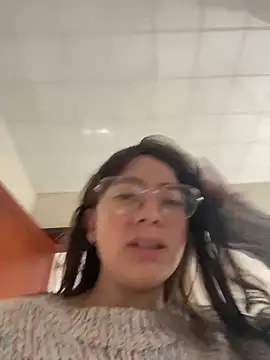 Snapshot of Engel_fiiree chatting on 11/01/25, 12:10 Engel fiiree online show from 11/01/25, 12:10