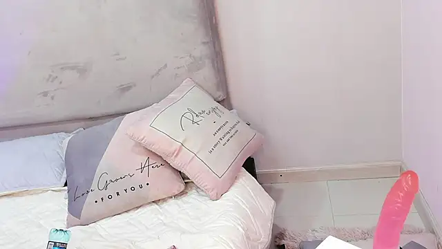 Snapshot of Shelsyissy chatting on 11/06/25, 10:25 Shelsyissy online show from 11/06/25, 10:25