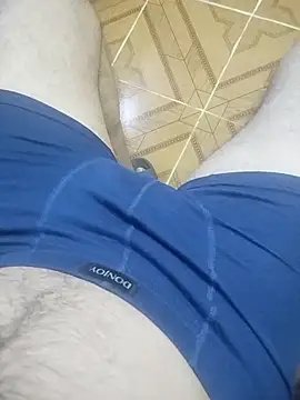 Snapshot of julifer_ chatting on 11/15/25, 01:15 julifer online show from 11/15/25, 01:15