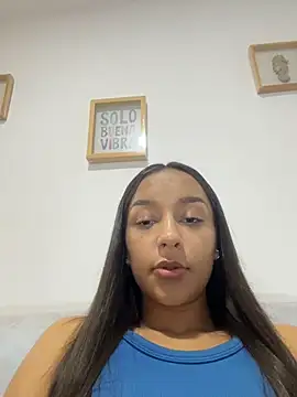 Snapshot of Brunettecollins05 chatting on 03/23/26, 12:33 Brunettecollins05 online show from 03/23/26, 12:33