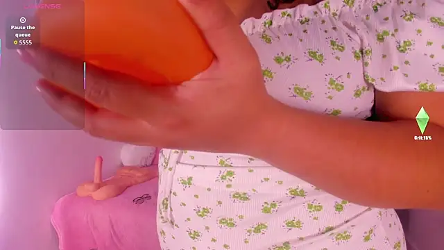 Snapshot of alanaa_gomezz chatting on 01/12/26, 08:04 alanaa gomezz online show from 01/12/26, 08:04