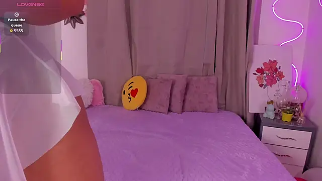 Snapshot of alanaa_gomezz chatting on 02/18/26, 06:26 alanaa gomezz online show from 02/18/26, 06:26