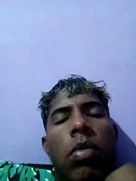 Snapshot of Mack_tom chatting on 12/19/25, 05:54 Mack tom online show from 12/19/25, 05:54