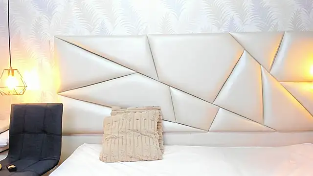 laurettedela rouse online show from 11/26/25, 11:21