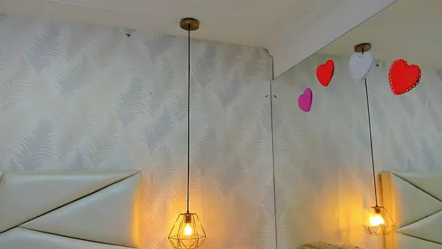 laurettedela rouse online show from 11/15/25, 10:52