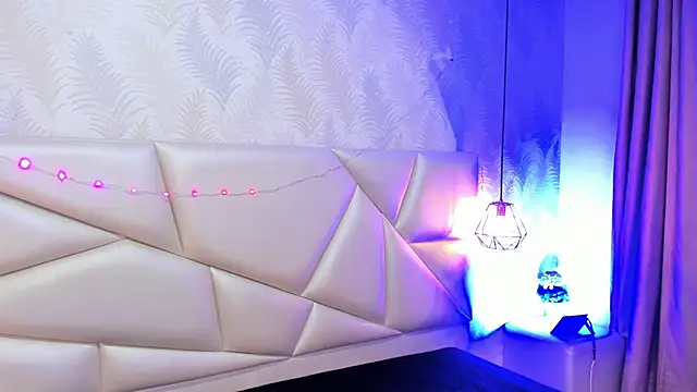 laurettedela rouse online show from 12/18/25, 10:41