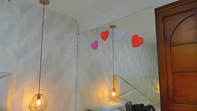 laurettedela rouse online show from 11/20/25, 10:38