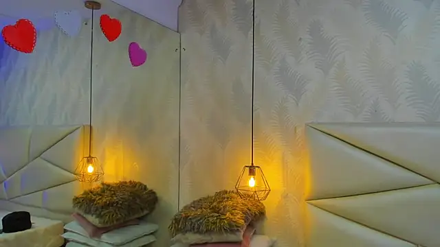 laurettedela rouse online show from 11/29/25, 11:32