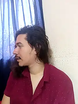 Snapshot of OnixAgata0 chatting on 11/20/25, 03:02 OnixAgata0 online show from 11/20/25, 03:02