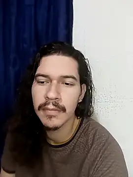 Snapshot of OnixAgata0 chatting on 11/23/25, 03:05 OnixAgata0 online show from 11/23/25, 03:05