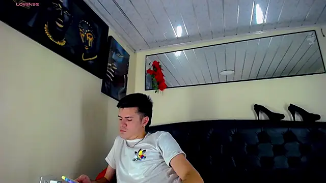 Sebastian Loaiza online show from 11/06/25, 03:43