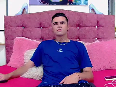 Sebastian Loaiza online show from 11/22/25, 09:24