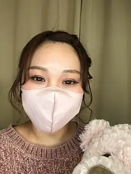 Snapshot of reika33 chatting on 11/18/25, 10:29 reika33 online show from 11/18/25, 10:29