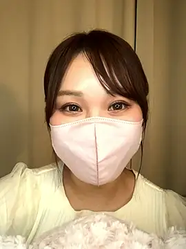 Snapshot of reika33 chatting on 11/15/25, 09:24 reika33 online show from 11/15/25, 09:24